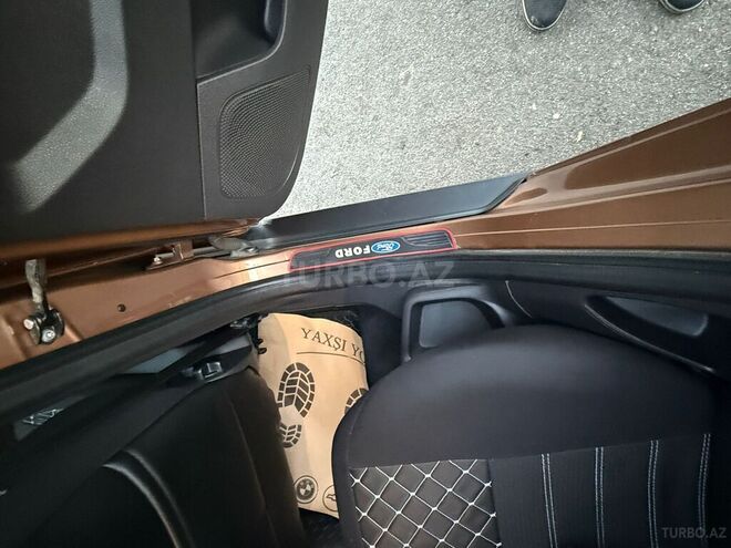 Ford Focus 2013, 125,300 km - 1.6 л - Bakı