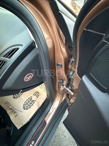 Ford Focus 2013, 125,300 km - 1.6 л - Bakı