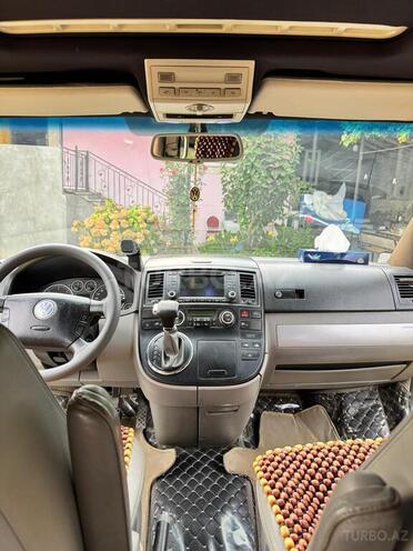 Volkswagen Multivan 2005, 245,500 km - 2.5 л - Qax