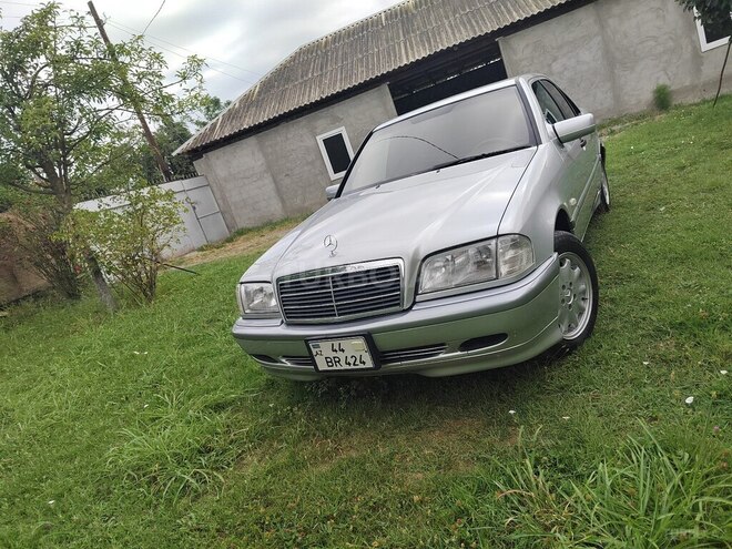 Mercedes C 200 2000, 334,000 km - 2.0 л - Qəbələ