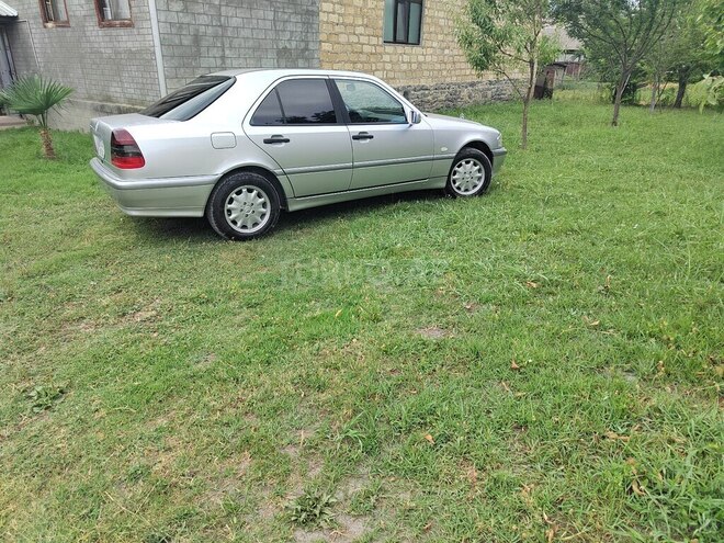 Mercedes C 200 2000, 334,000 km - 2.0 л - Qəbələ