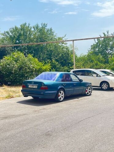 Mercedes E 220 1994, 390,000 km - 2.2 l - Bakı