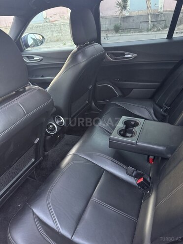 Alfa Romeo Giulia 2017, 65,000 km - 2.0 l - Bakı