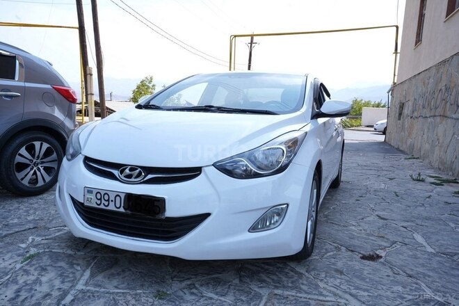 Hyundai Avante 2013, 207,000 km - 1.6 l - Ordubad