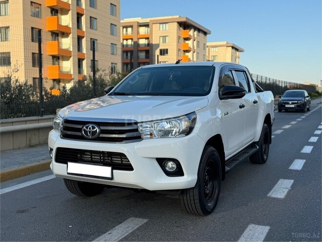Toyota Hilux 2020, 110,000 km - 2.4 l - Bakı