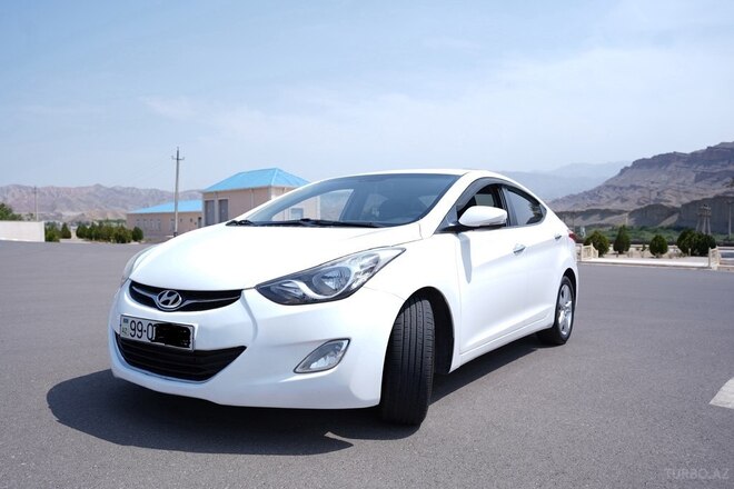 Hyundai Avante 2013, 207,000 km - 1.6 l - Ordubad