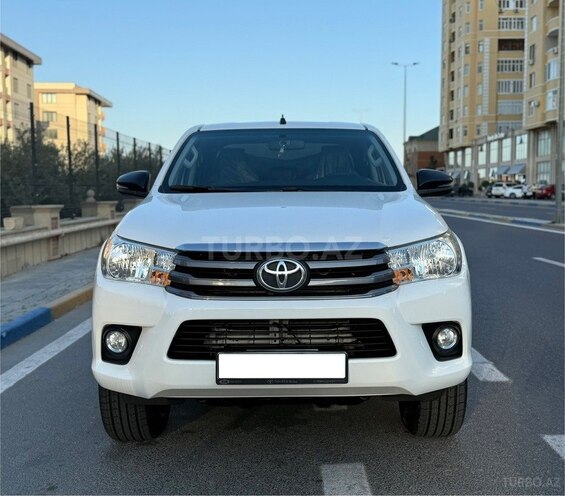 Toyota Hilux 2020, 110,000 km - 2.4 l - Bakı