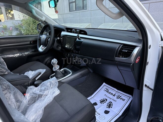 Toyota Hilux 2020, 110,000 km - 2.4 l - Bakı