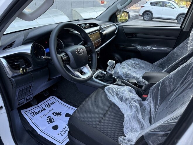 Toyota Hilux 2020, 110,000 km - 2.4 l - Bakı