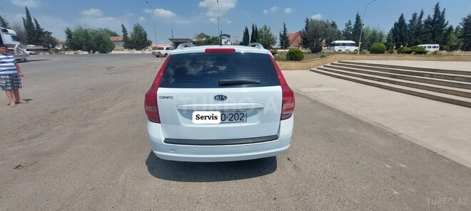 Kia  2011, 215,000 km - 2.0 l - Salyan