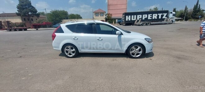 Kia  2011, 215,000 km - 2.0 l - Salyan