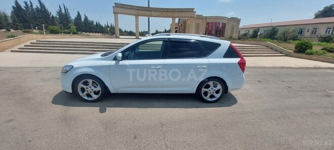 Kia  2011, 215,000 km - 2.0 l - Salyan