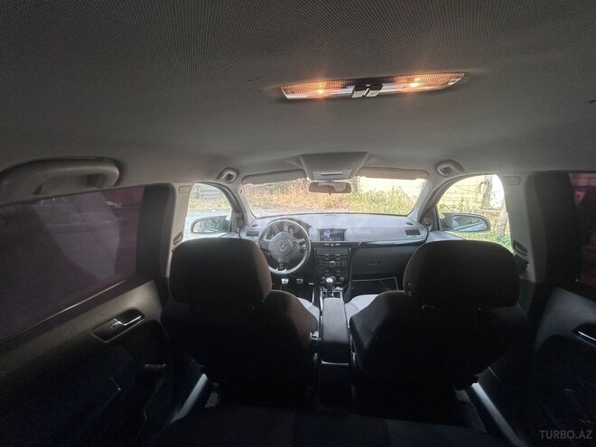 Opel Astra 2008, 249,850 km - 1.4 l - Şəki