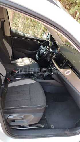 Skoda Kamiq 2023, 83,000 km - 1.6 л - Bakı