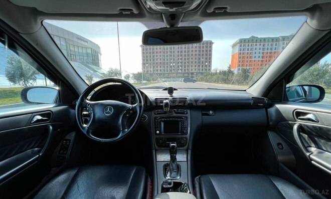 Mercedes C 320 2001, 415,000 km - 3.2 l - Sumqayıt