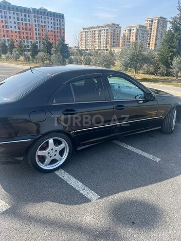 Mercedes C 320 2001, 415,000 km - 3.2 l - Sumqayıt