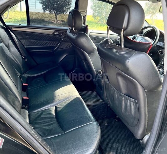 Mercedes C 320 2001, 415,000 km - 3.2 l - Sumqayıt