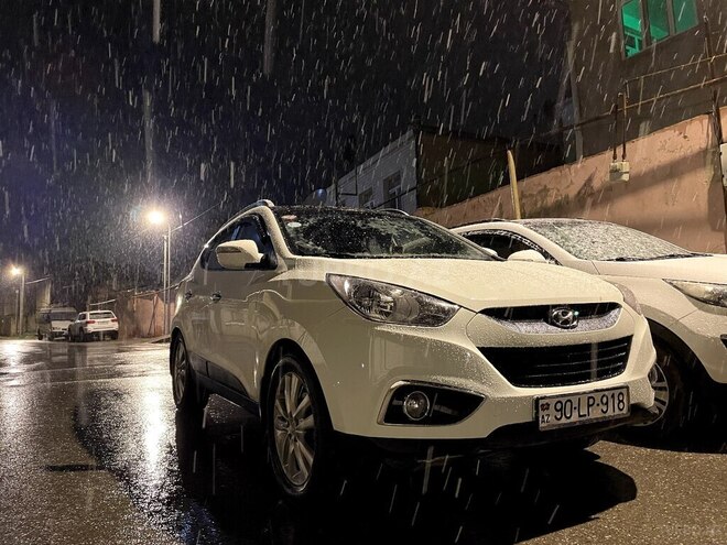 Hyundai ix35 2011, 80,000 km - 2.4 л - Qusar