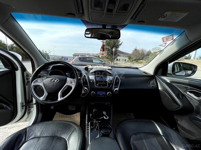 Hyundai ix35 2011, 80,000 km - 2.4 л - Qusar