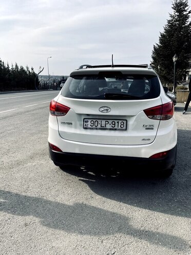 Hyundai ix35 2011, 80,000 km - 2.4 л - Qusar
