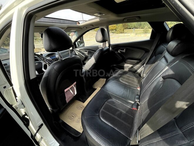 Hyundai ix35 2011, 80,000 km - 2.4 л - Qusar
