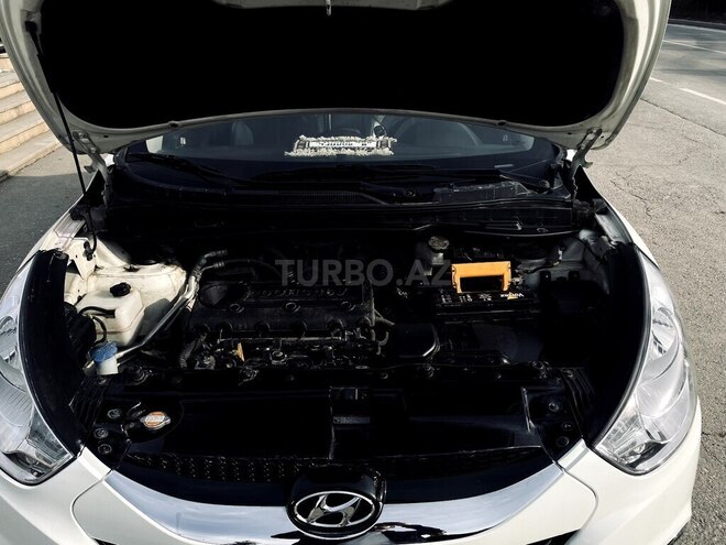Hyundai ix35 2011, 80,000 km - 2.4 л - Qusar
