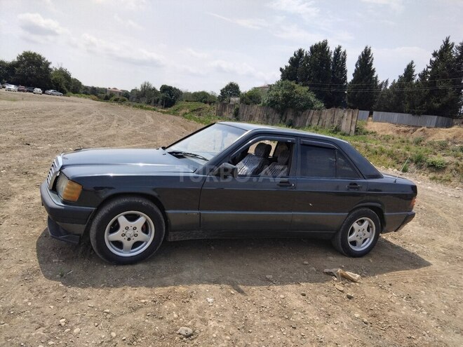 Mercedes 190-2