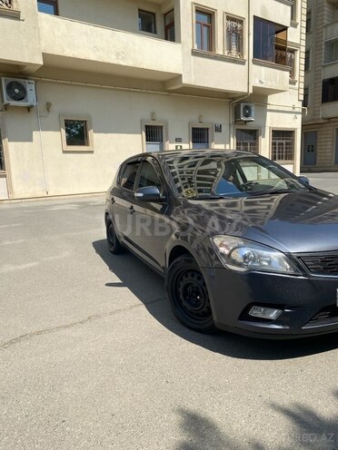 Kia Ceed 2009, 364,111 km - 1.6 л - Bakı