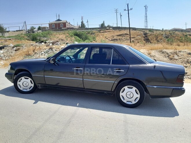 Mercedes E 300 d 1990, 225,000 km - 3.0 л - Bakı