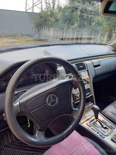 Mercedes E 220 d 1998, 450,000 km - 2.2 l - Masallı