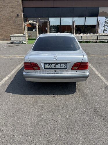 Mercedes E 240 1998, 525,000 km - 2.4 l - Xaçmaz