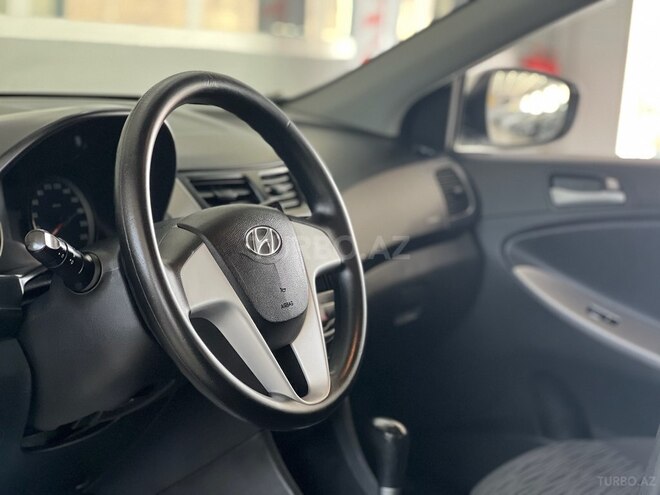 Hyundai Accent 2014, 200,000 km - 1.4 л - Bakı