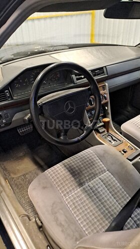 Mercedes E 220 1994, 391,600 km - 2.2 l - Bakı