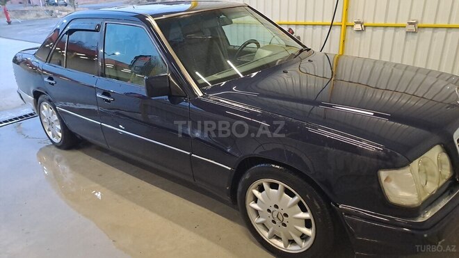 Mercedes E 220 1994, 391,600 km - 2.2 l - Bakı