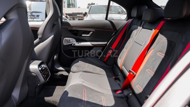 Mercedes E 53 4MATIC+ 2025, 0 km - 3.0 l - Bakı