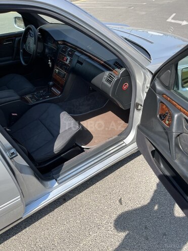 Mercedes E 240 1997, 480,000 km - 2.4 l - Sumqayıt