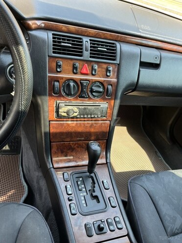 Mercedes E 240 1997, 480,000 km - 2.4 l - Sumqayıt