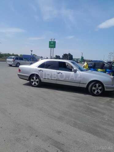 Mercedes E 240 1999, 391,000 km - 2.4 l - Bakı