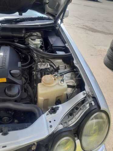 Mercedes E 240 1999, 391,000 km - 2.4 l - Bakı