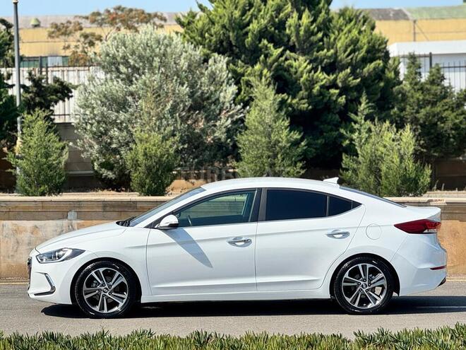 Hyundai Elantra 2017, 105,000 km - 2.0 l - Bakı