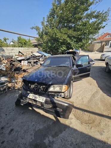 Mercedes C 180 1999, 305,776 km - 1.8 л - Bakı