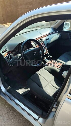 Mercedes E 220 d 2000, 400,000 km - 2.2 l - Bakı