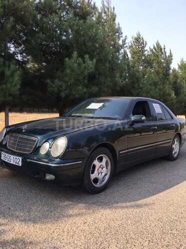 Mercedes E 220 d 2001, 300,000 km - 2.2 l - Masallı