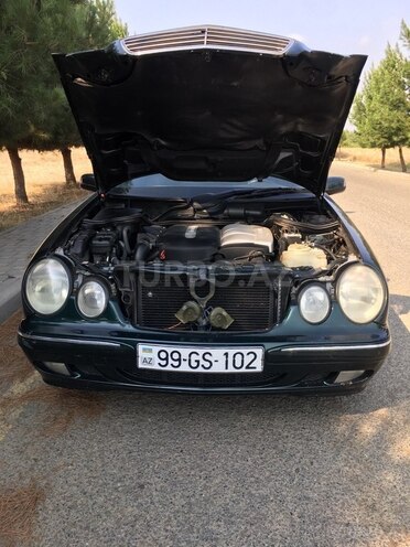 Mercedes E 220 d 2001, 300,000 km - 2.2 l - Masallı