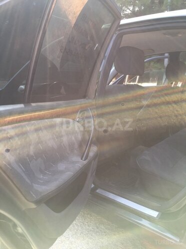 Mercedes E 220 d 2001, 300,000 km - 2.2 l - Masallı