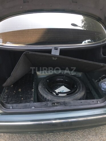 Mercedes E 220 d 2001, 300,000 km - 2.2 l - Masallı