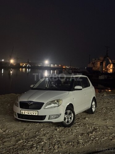 Skoda Fabia 2014, 140,000 km - 1.6 л - Bakı