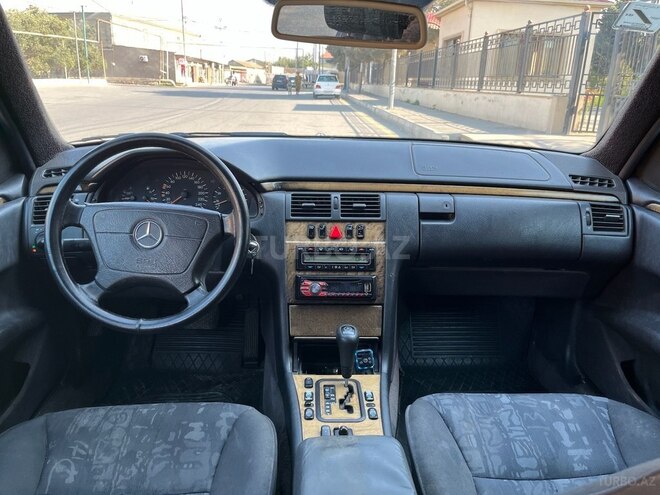 Mercedes E 240 1999, 520,000 km - 2.4 l - Bakı