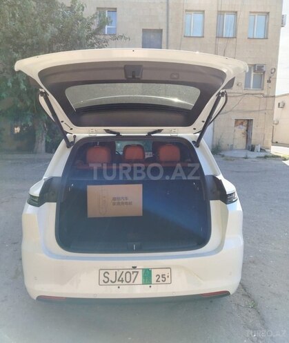 Li Auto  2025, 0 km - 1.5 l - Bakı
