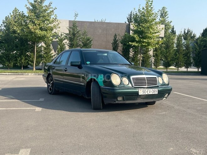 Mercedes E 240 1998, 246,368 km - 2.4 l - Salyan